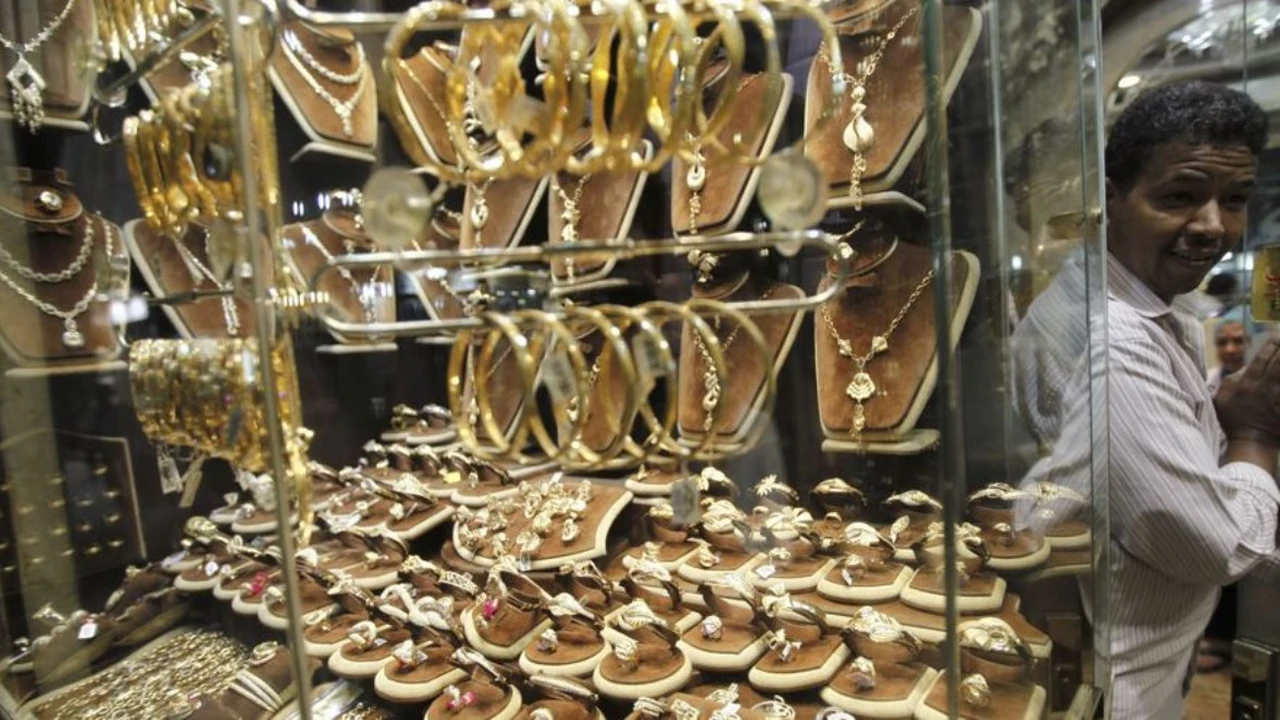 تحركات مفاجئة في سعر الذهب عيار 21 عقب التصعيد العسكري الأخير بالمنطقة